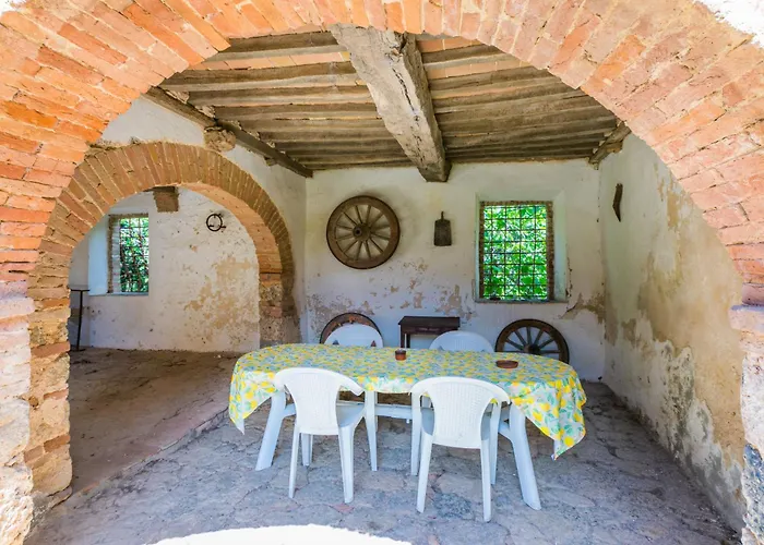 بيت للعطل Casino Di Lecceto By Interhome *